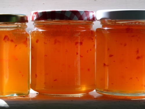 crab apple jelly with tomato and chilli